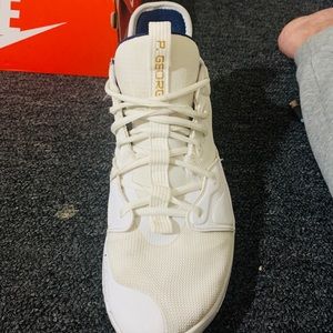 Nike PG3 USA White/Gold.